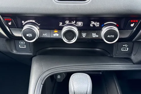 PY73KRV Honda HR-V 1.5 eHEV Elegance 5dr CVT Thumbnail #22