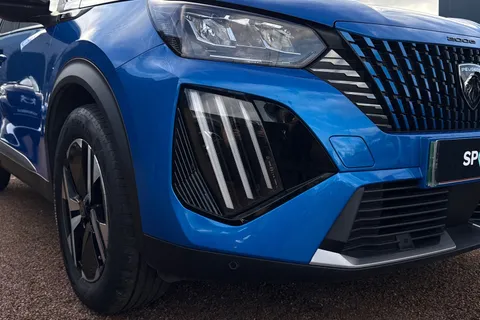 YA24LJE PEUGEOT e-2008 50kWh Allure Auto 5dr (7kW Charger) Thumbnail #8