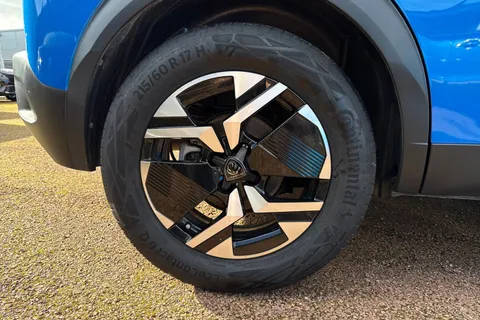 YA24LJE PEUGEOT e-2008 50kWh Allure Auto 5dr (7kW Charger) Thumbnail #9