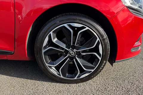 YP17LVY Renault Clio 1.5 dCi Dynamique S Nav Euro 6 (s/s) 5dr Thumbnail #11