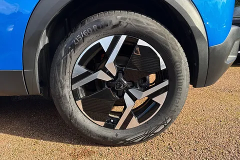 YA24LJE PEUGEOT e-2008 50kWh Allure Auto 5dr (7kW Charger) Thumbnail #10