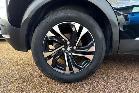 10 of 50 for PEUGEOT e-2008 50kWh Allure Premium + Auto 5dr (7kW Charger)