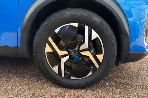 YA24LJE PEUGEOT e-2008 50kWh Allure Auto 5dr (7kW Charger) Thumbnail #12