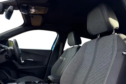 YA24LJE PEUGEOT e-2008 50kWh Allure Auto 5dr (7kW Charger) Thumbnail #15