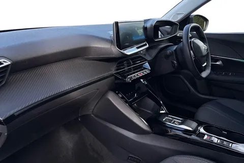 14 of 50 for PEUGEOT e-2008 50kWh Allure Premium + Auto 5dr (7kW Charger)