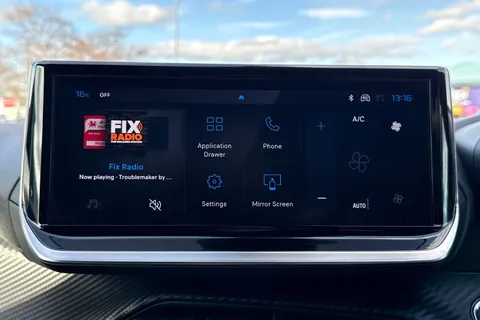 YA24LJE PEUGEOT e-2008 50kWh Allure Auto 5dr (7kW Charger) Thumbnail #16