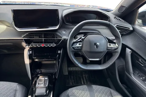 YA24LJE PEUGEOT e-2008 50kWh Allure Auto 5dr (7kW Charger) Thumbnail #17