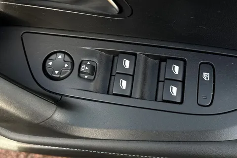 20 of 50 for PEUGEOT e-2008 50kWh Allure Premium + Auto 5dr (7kW Charger)