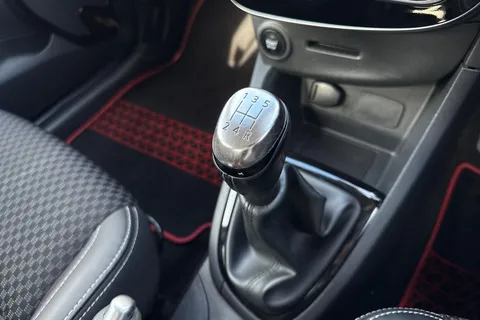 YP17LVY Renault Clio 1.5 dCi Dynamique S Nav Euro 6 (s/s) 5dr Thumbnail #24