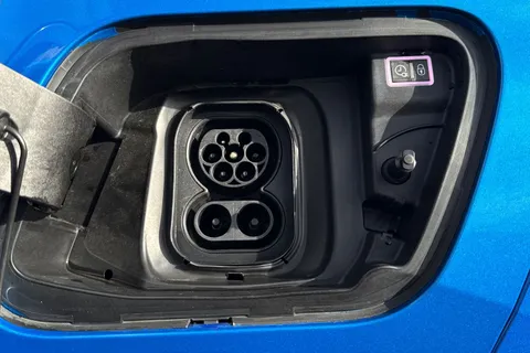 YA24LJE PEUGEOT e-2008 50kWh Allure Auto 5dr (7kW Charger) Thumbnail #30