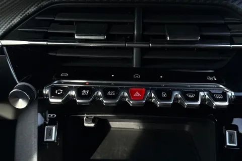 YA24LJE PEUGEOT e-2008 50kWh Allure Auto 5dr (7kW Charger) Thumbnail #34