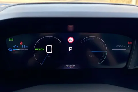 YA24LJE PEUGEOT e-2008 50kWh Allure Auto 5dr (7kW Charger) Thumbnail #37