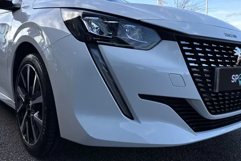 9 of 50 for PEUGEOT 208 1.2 PureTech Allure Euro 6 (s/s) 5dr