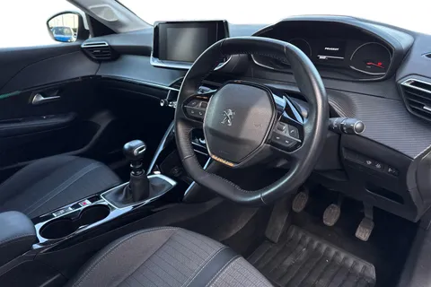 14 of 50 for PEUGEOT 208 1.2 PureTech Allure Euro 6 (s/s) 5dr