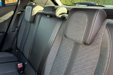 ND24DWE PEUGEOT e-2008 50kWh Allure Auto 5dr (7kW Charger) Thumbnail #13