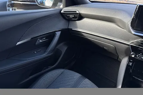 ND24DWE PEUGEOT e-2008 50kWh Allure Auto 5dr (7kW Charger) Thumbnail #14