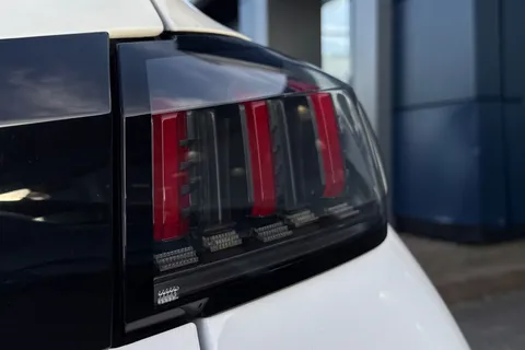 29 of 50 for PEUGEOT 208 1.2 PureTech Allure Euro 6 (s/s) 5dr