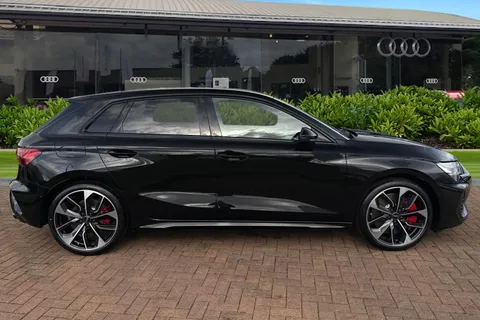  Audi S3 2.0 TFSI Black Edition Sportback S Tronic quattro Euro 6 (s/s) 5dr Thumbnail #4