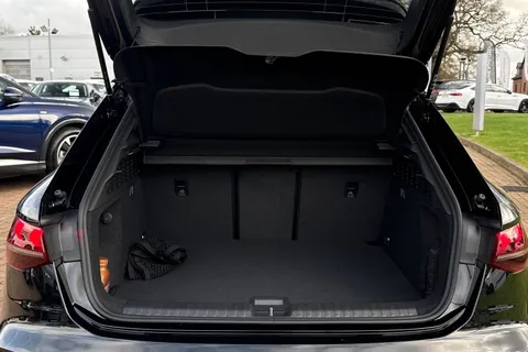  Audi S3 2.0 TFSI Black Edition Sportback S Tronic quattro Euro 6 (s/s) 5dr Thumbnail #7
