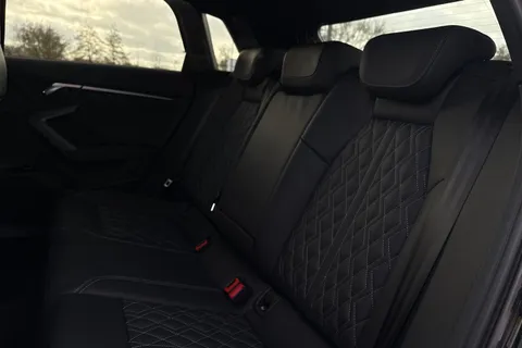  Audi S3 2.0 TFSI Black Edition Sportback S Tronic quattro Euro 6 (s/s) 5dr Thumbnail #19