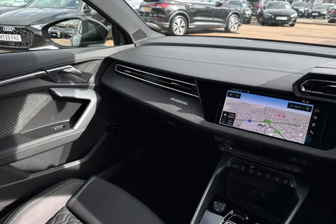 Audi S3 2.0 TFSI Black Edition Sportback S Tronic quattro Euro 6 (s/s) 5dr Thumbnail #20
