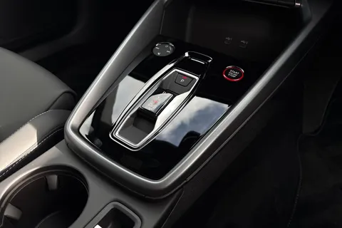  Audi S3 2.0 TFSI Black Edition Sportback S Tronic quattro Euro 6 (s/s) 5dr Thumbnail #23