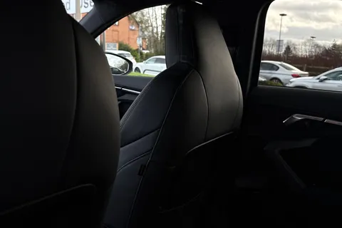  Audi S3 2.0 TFSI Black Edition Sportback S Tronic quattro Euro 6 (s/s) 5dr Thumbnail #29