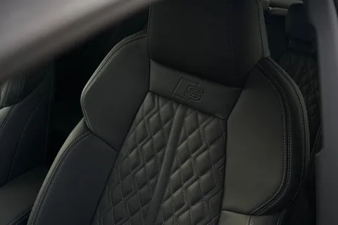  Audi S3 2.0 TFSI Black Edition Sportback S Tronic quattro Euro 6 (s/s) 5dr Thumbnail #31