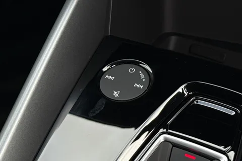  Audi S3 2.0 TFSI Black Edition Sportback S Tronic quattro Euro 6 (s/s) 5dr Thumbnail #45