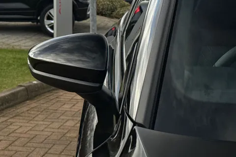  Audi S3 2.0 TFSI Black Edition Sportback S Tronic quattro Euro 6 (s/s) 5dr Thumbnail #54