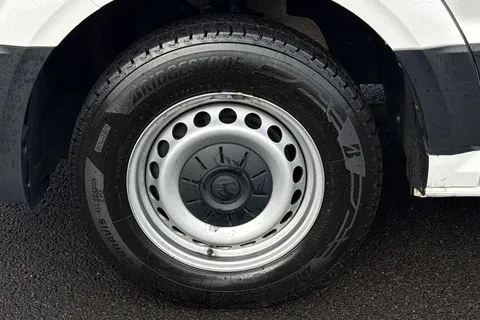 ML74EFS Volkswagen Crafter 2.0 TDI 140PS Commerce Plus High Roof Van Thumbnail #8