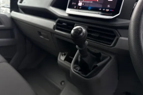 ML74EFS Volkswagen Crafter 2.0 TDI 140PS Commerce Plus High Roof Van Thumbnail #21