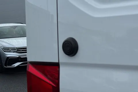 ML74EFS Volkswagen Crafter 2.0 TDI 140PS Commerce Plus High Roof Van Thumbnail #26