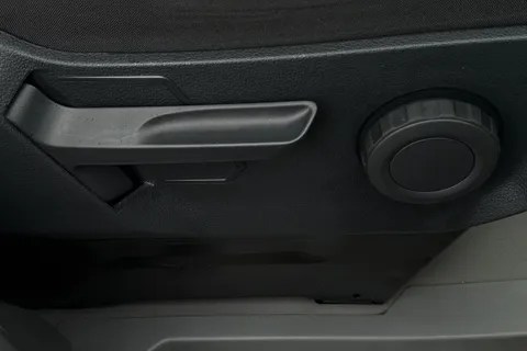 ML74EFS Volkswagen Crafter 2.0 TDI 140PS Commerce Plus High Roof Van Thumbnail #35