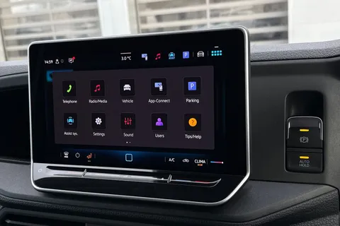 ML74EFS Volkswagen Crafter 2.0 TDI 140PS Commerce Plus High Roof Van Thumbnail #37