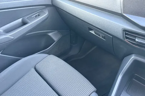 DA25CZR Volkswagen Caddy Maxi 2.0 TDI 122PS Commerce Pro Van DSG [Tech Pack] Thumbnail #21