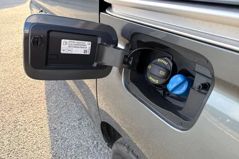 DA25CZR Volkswagen Caddy Maxi 2.0 TDI 122PS Commerce Pro Van DSG [Tech Pack] Thumbnail #26