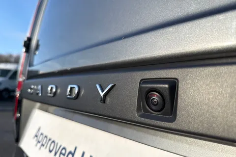 DA25CZR Volkswagen Caddy Maxi 2.0 TDI 122PS Commerce Pro Van DSG [Tech Pack] Thumbnail #33