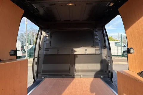DA25CZR Volkswagen Caddy Maxi 2.0 TDI 122PS Commerce Pro Van DSG [Tech Pack] Thumbnail #34