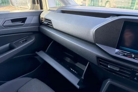 DA25CZR Volkswagen Caddy Maxi 2.0 TDI 122PS Commerce Pro Van DSG [Tech Pack] Thumbnail #36