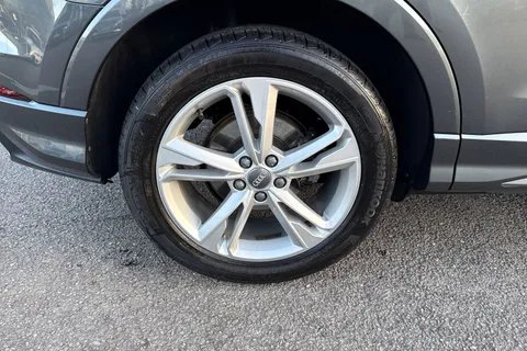 DE70MYH Audi Q3 S line 35 TDI quattro 150 PS 6-speed Thumbnail #11