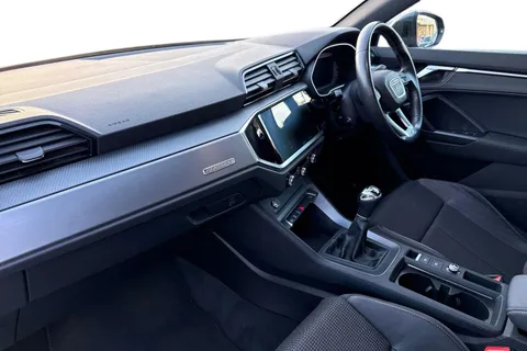 DE70MYH Audi Q3 S line 35 TDI quattro 150 PS 6-speed Thumbnail #16