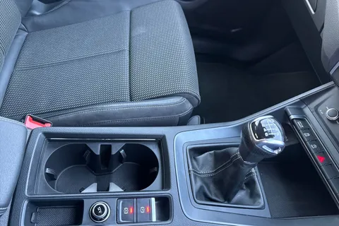 DE70MYH Audi Q3 S line 35 TDI quattro 150 PS 6-speed Thumbnail #47