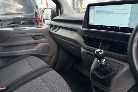 MF25HTP Volkswagen Transporter 2.0 TDI 110 Commerce Plus Van Thumbnail #16