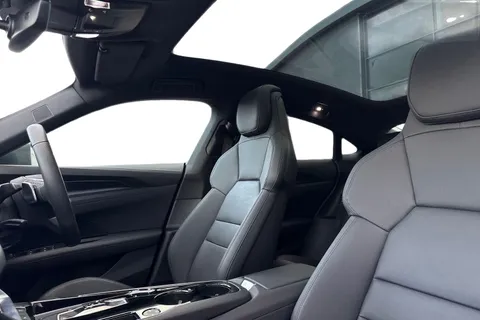 KF23DSZ Audi e-tron GT GT quattro 350,00 kW Thumbnail #17