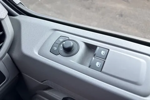 MF25HTP Volkswagen Transporter 2.0 TDI 110 Commerce Plus Van Thumbnail #19