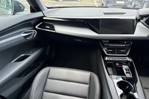 KF23DSZ Audi e-tron GT GT quattro 350,00 kW Thumbnail #21