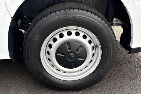 MF25HTP Volkswagen Transporter 2.0 TDI 110 Commerce Plus Van Thumbnail #23