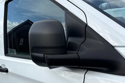 MF25HTP Volkswagen Transporter 2.0 TDI 110 Commerce Plus Van Thumbnail #26