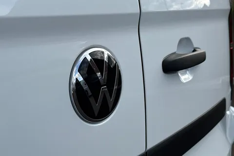 MF25HTP Volkswagen Transporter 2.0 TDI 110 Commerce Plus Van Thumbnail #29